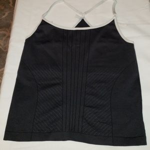 🏃‍♀Nike Dri-Fit seamless athletic top w/shelf bra